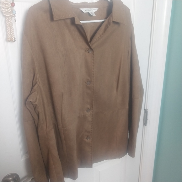 August Max Woman faux suede button up 1970s top - Picture 12 of 15